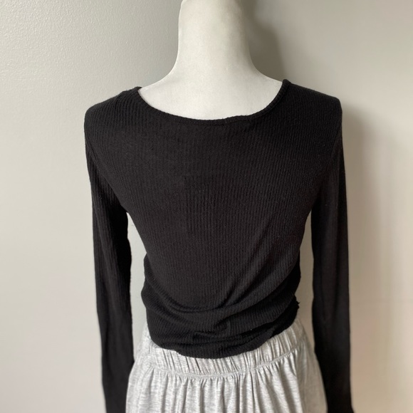 Black Ruche Front Top - Picture 5 of 6